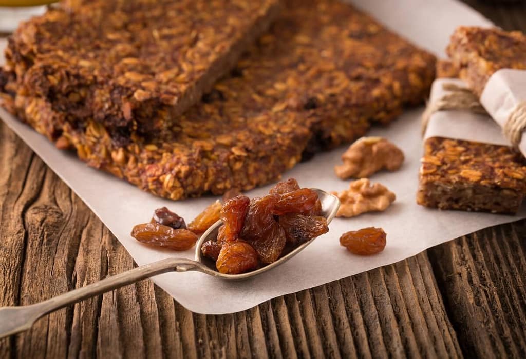 Barrinha de cereal caseira com castanhas Barrinha de cereal caseira com castanhas