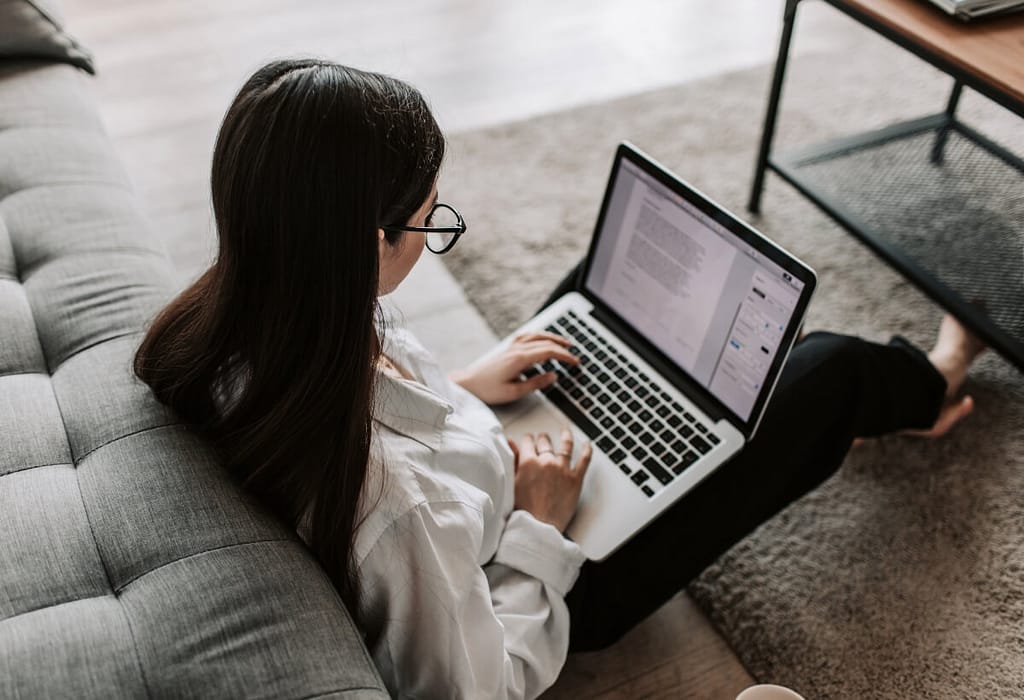 YouTube ou Blog? Qual dá mais dinheiro e qual é melhor para quem tem vergonha de aparecer? 4 Comparativo entre YouTube ou Blog para ganhar dinheiro