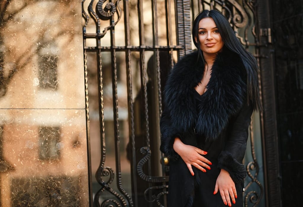 Quiet Luxury na Prática: Como parecer uma Mulher de Sucesso gastando pouco 3 Quiet Luxury na Prática: Como parecer uma Mulher de Sucesso gastando pouco