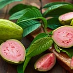 5 Frutas Ricas em Proteína que Você Nem Imagina (A 3ª Vai te Surpreender!) 5 Frutas Ricas em Proteína