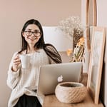 Adeus Perfeccionismo: Por que "Feito é Melhor que Perfeito" vai te fazer rica e feliz 5 Como vencer o perfeccionismo para alcançar a liberdade financeira e o sucesso digital.